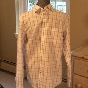Men’s long sleeve shirt, non iron classic fit .